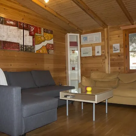 בית נופש Wood House Close