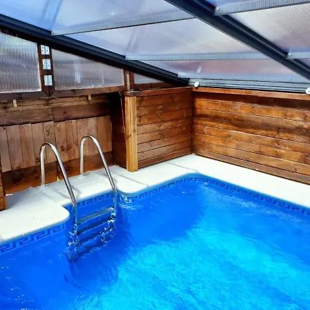 Wood House Close Tatil Evi